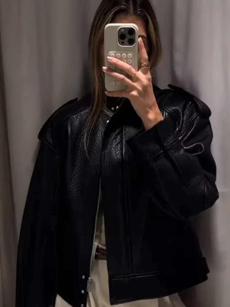 Street Stand Collar Black Leather Jacket Women Loose Zipper Long Sleeve Coats Female Autumn Winter Lady Outwear 250917BJ