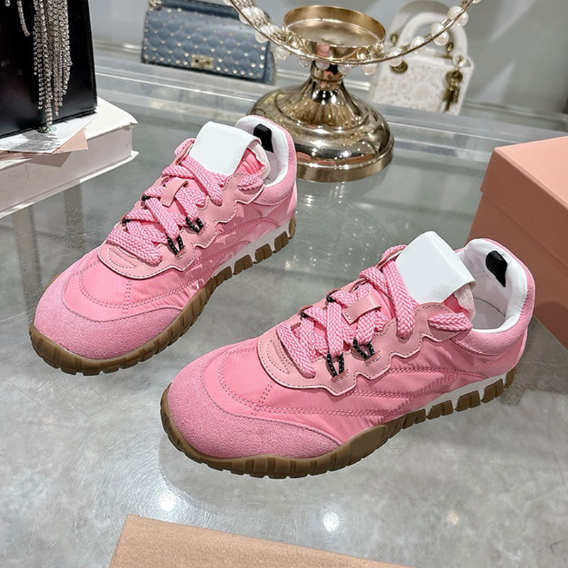 Designer Men Biscuit Shoes Spring Summer New Womens Forrest Gump Shoes Pink Leather Breathable Upper Flower Pattern Design Popular Women Casual Spor