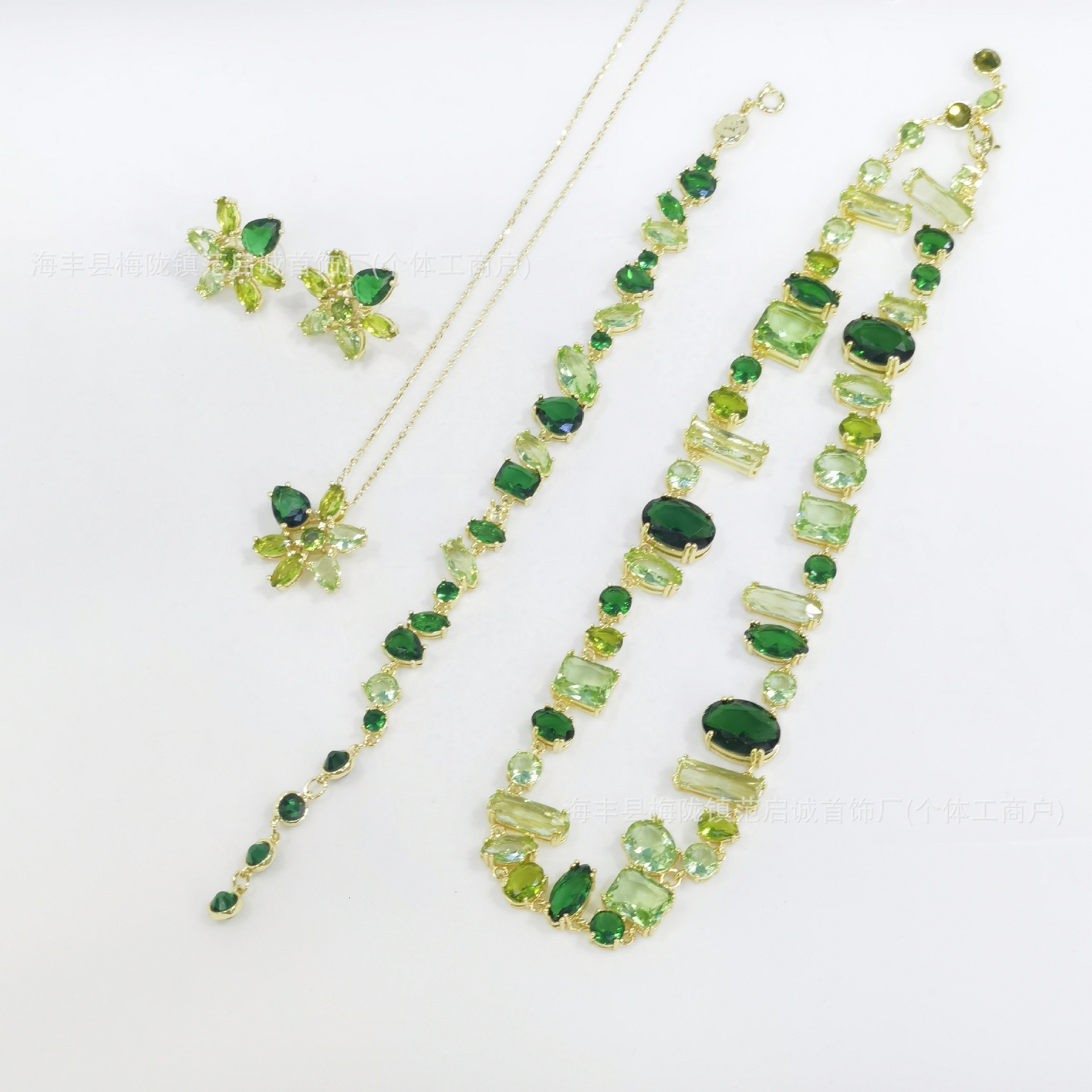 designer luxury jewelry for men women gold silver woman green crystal necklace bracelet earrings set collarbone chain light ge swarovksis swarovskil