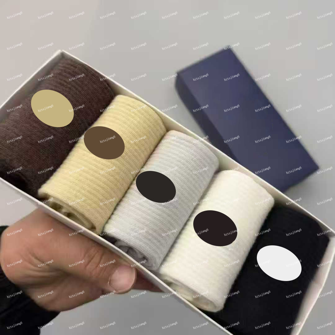 designer men's and women's socks eight luxury sports four seasons letter printing brand cotton men women garter box set gift 886