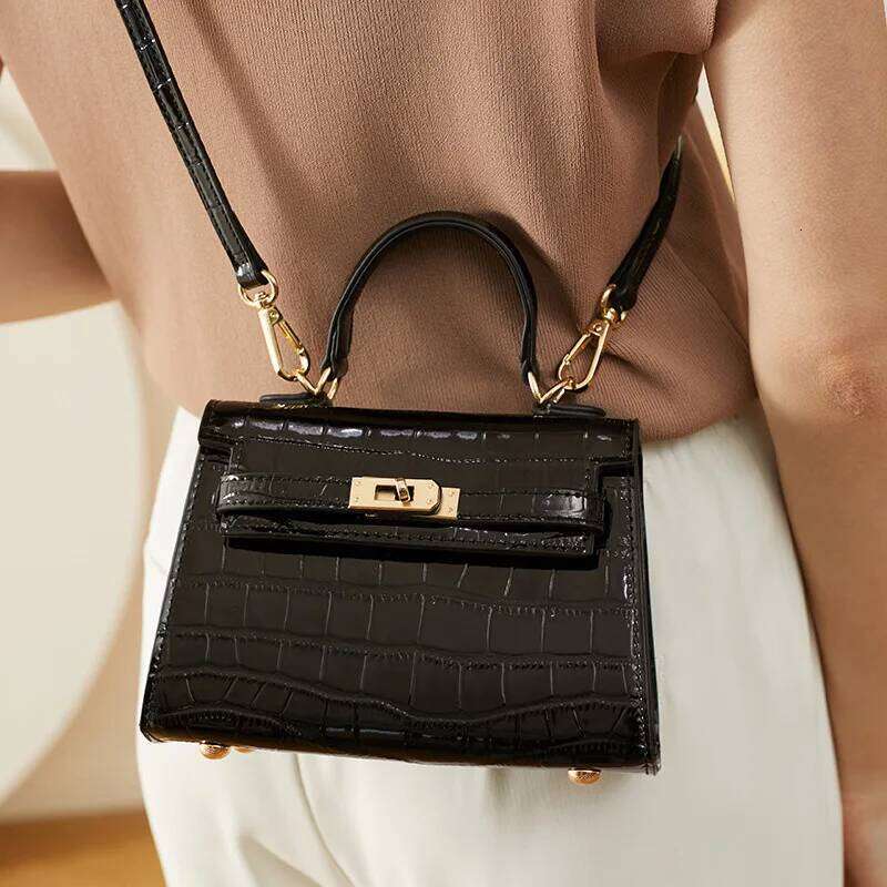 Designer Bags Faionable Crocodile Pattern Leather Handbag Women's Crossbody Small Bag American Retro Sle Lo Bule Clutch Hot Selling