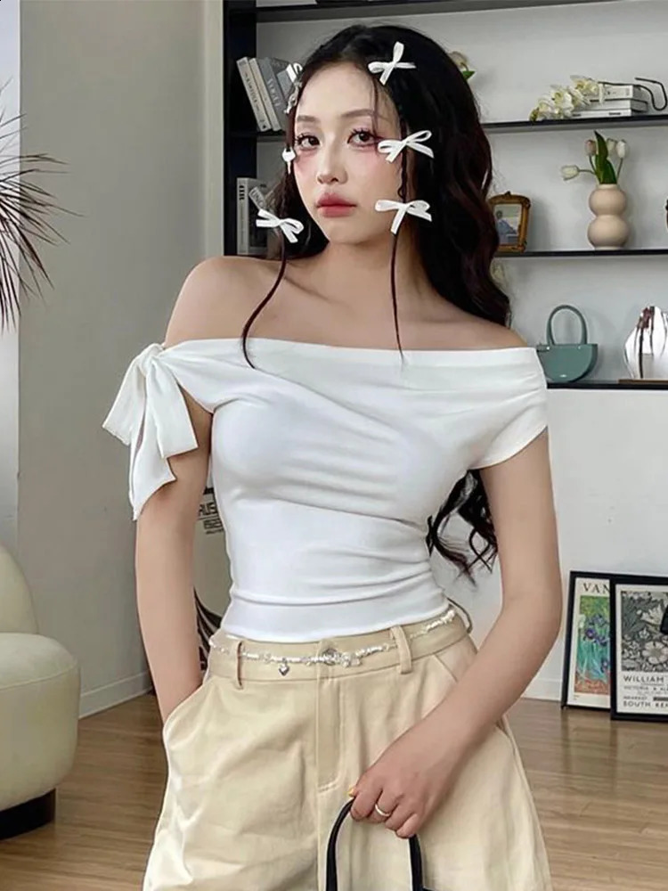 2025 WomenS Summer Ins Style Shrink Pleated OneShoulder Crop Top Backless Twist Tie Asymmetric TShirt Casual 250918