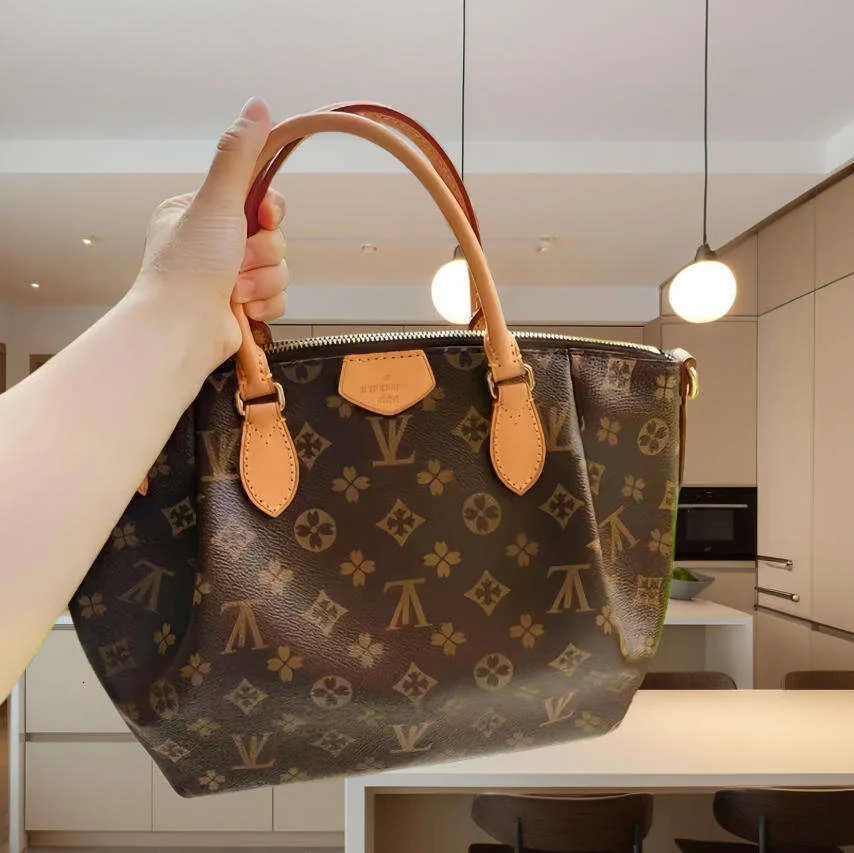 Luxurys Designer Sac Femmes Favorites Multi accessoires Crossbody Clase Letters Messenger Clutch Lady Sacs Sac fourrelle fourrelle Pochette Acces