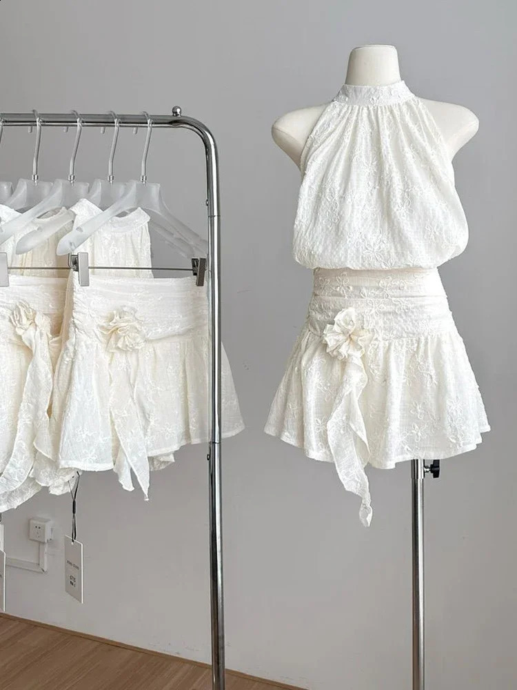 2025 Été coréen sweet chic en deux pièces Femmes Sexy Crop Top Mini Jirt Jiron Suisse Fashion Fashion Fashion Casual 2 Tenues 250918