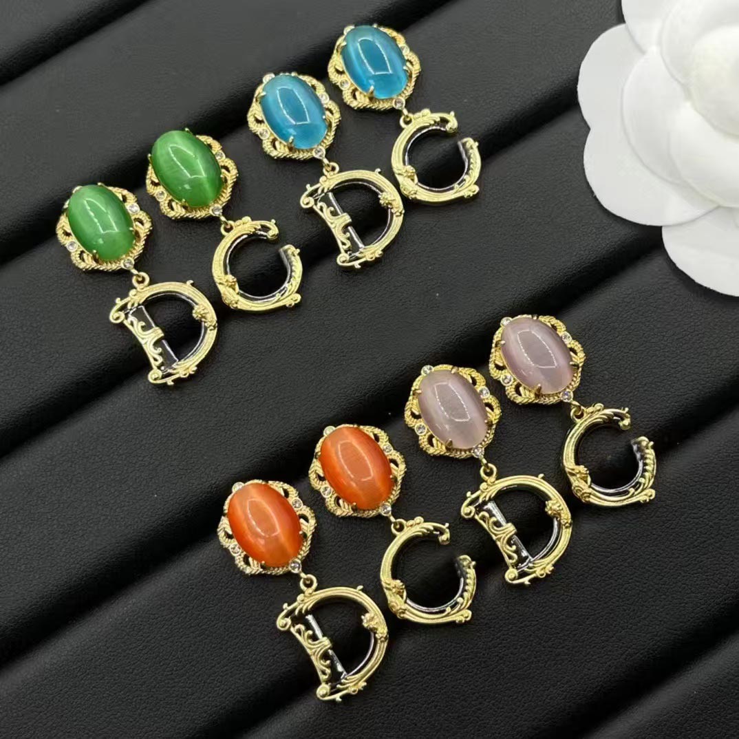 Boucles d'oreilles de la lettre de pierre de pierre de luxe de créateur de luxe pour femmes, boucles d'oreilles à charme à la mode et exquises, b