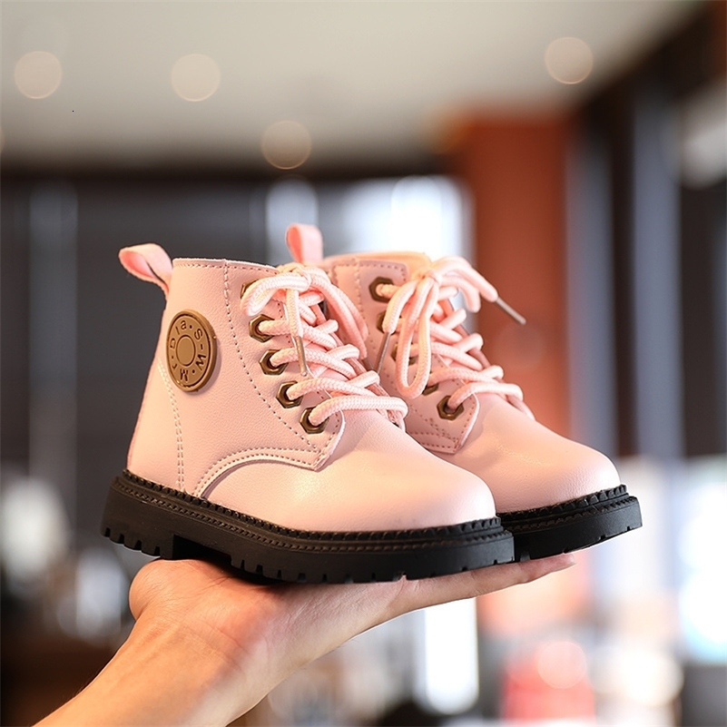 Automnwinter Enfants Boots Barch Filles Bottes en cuir en peluche Fashion imperméable non glissade Chaussures pour enfants chauds 2130 250918