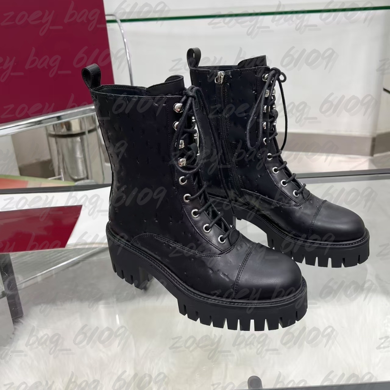 10a Womens Cowhide Leather mini ankle boots New Designer Gold buckle low heeled platform shoe Luxury Fashion Bootsies Winter Suede Outdoor sports hi