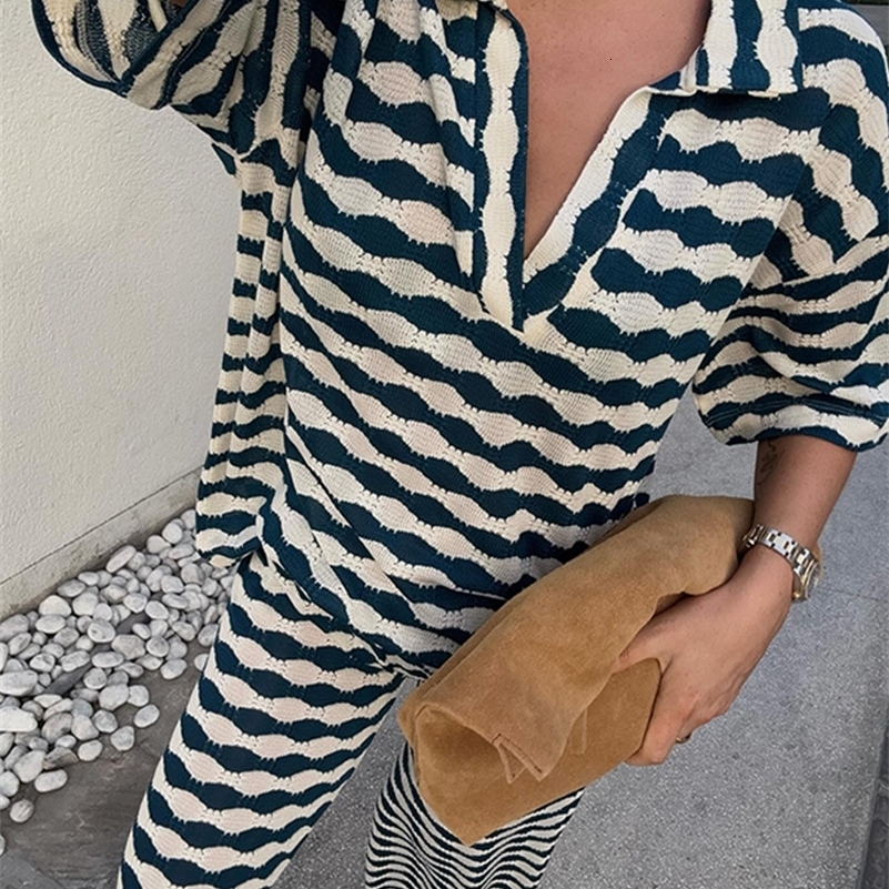 Stripe Shirts Pant Womens Suit Casual Laple Short Sleeve Tees Loose Waist Wide Leg Pants Female Set Summer Lady Beach Outwears 250918