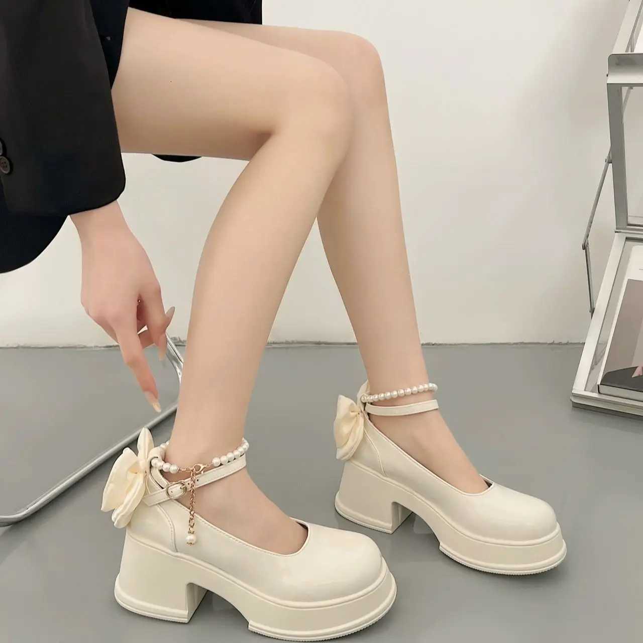 Mary Jane Womens Oes printemps d'été Nouveau slip haut de glissement talons talon talon Feuable Leather Oes pour les jeunes femmesxj250919