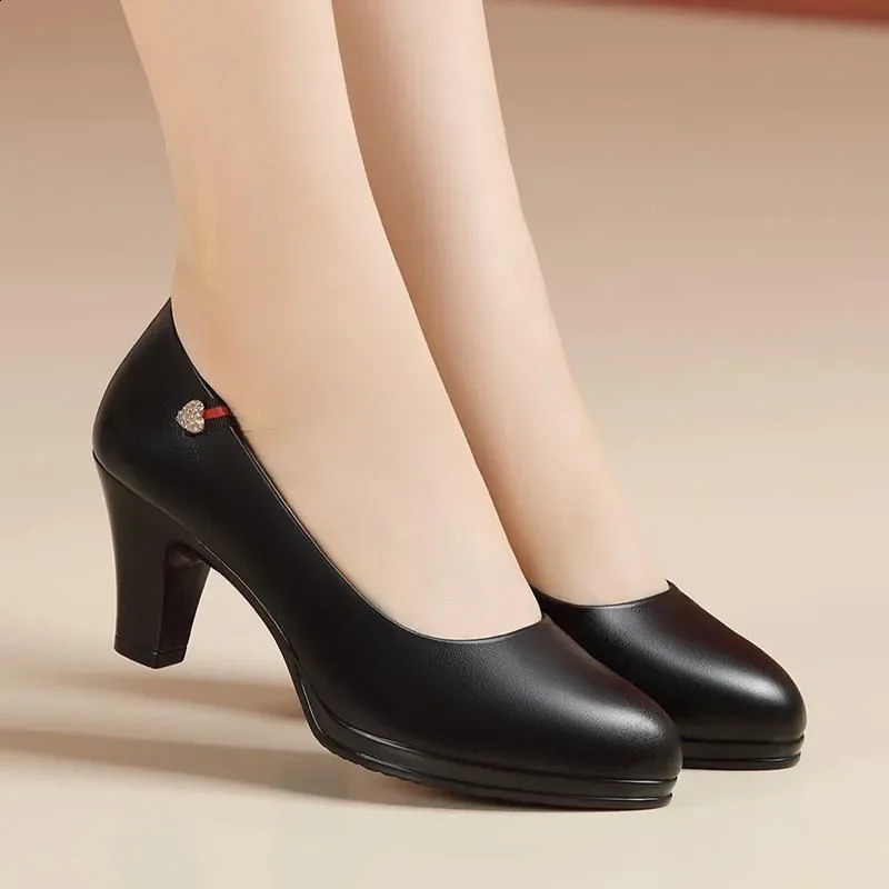 Women Classic Black Pu Leather High Quality Heel Shoes Sapatos Femininas Lady Fashion Beige Comfort European Stylish Pumps A24 250918