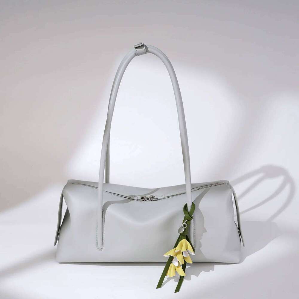 Designer Bags Niche Design Cowhide Simple Shoulder With Pendant Casual Tote Bag Lazy Style Texture Handbag Supports Gold Stamping Service Luxury Bag