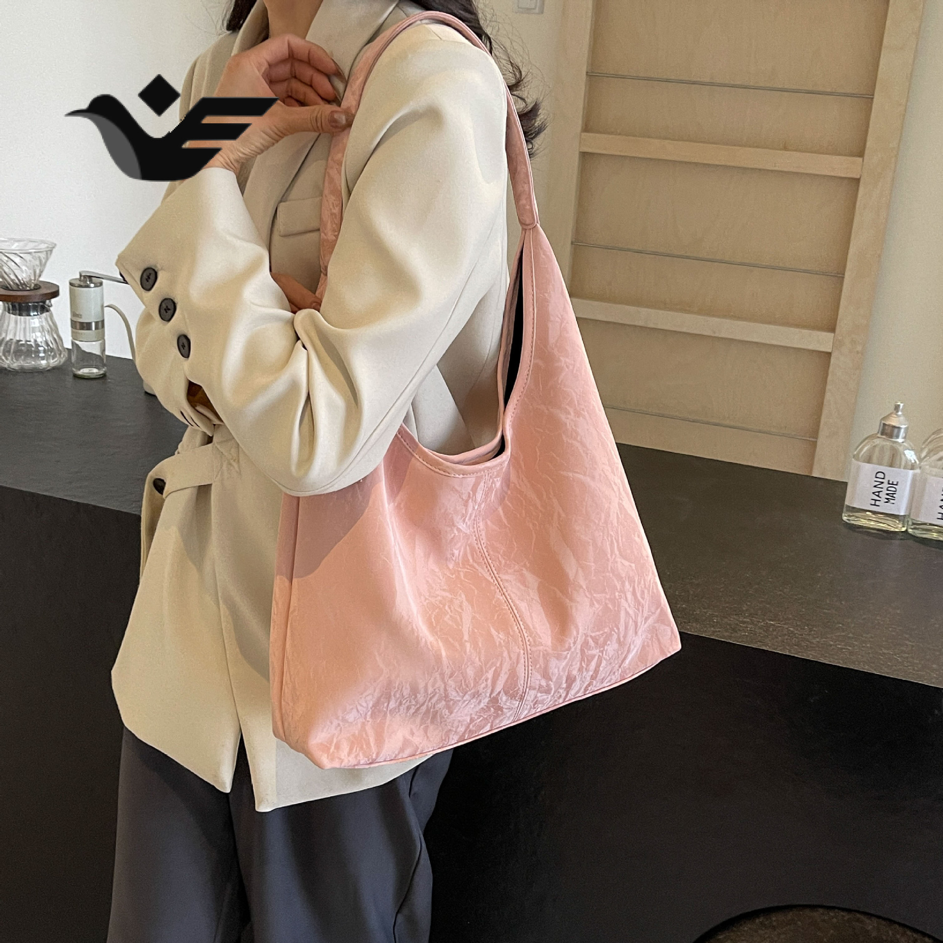 Feiyan Livraison gratuite nouveau sac de créateur Sac à bandoulière de grande capacité pour les femmes 2025 LAZY SUPILIAT CLASS HABAL MAIN SAGE à