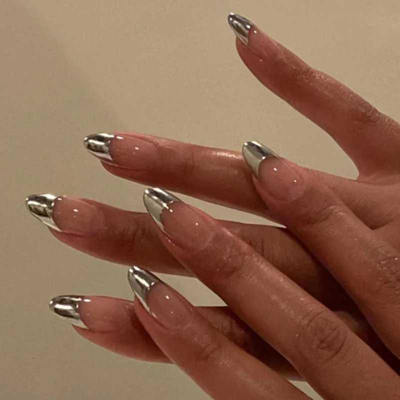 24pcs Midlength Fraging Faux Nail avec design argenté CONCEPTION ROND AMANDE FAUX Nail portable Presse fini simple sur les ongles W250919