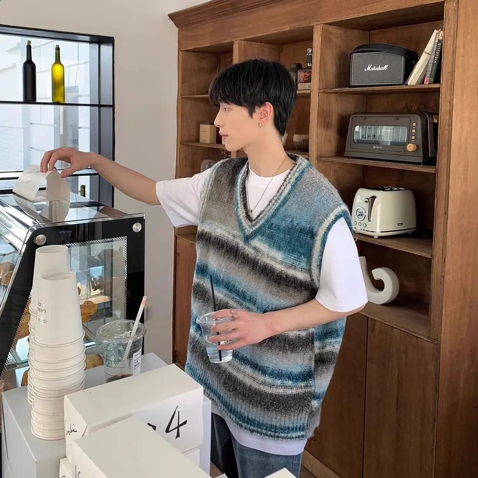 Waistcoat Contrasting Colors Loose Mens Knitted Vest V Neck Sweaters Male Korean Clothes Smooth Knitwear Fashion Style 250918