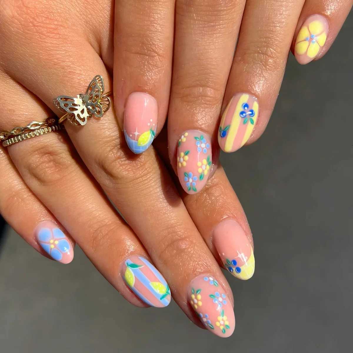 24Pcs Short French Almond Nails Set Press on with Flower Lemon Design Fake Nail for Woman Datachable Finished False Nails Tips W250919