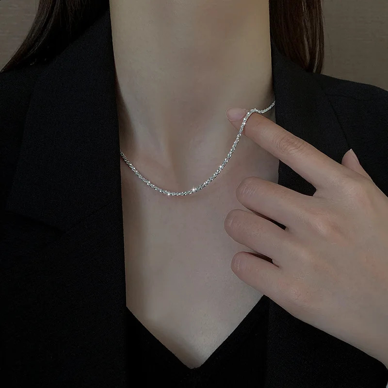 Collier de tour de cou couleur argent étincelant à la mode pour femmes collier de chaîne de clavicule élégante fête des colliers de mariage de bi