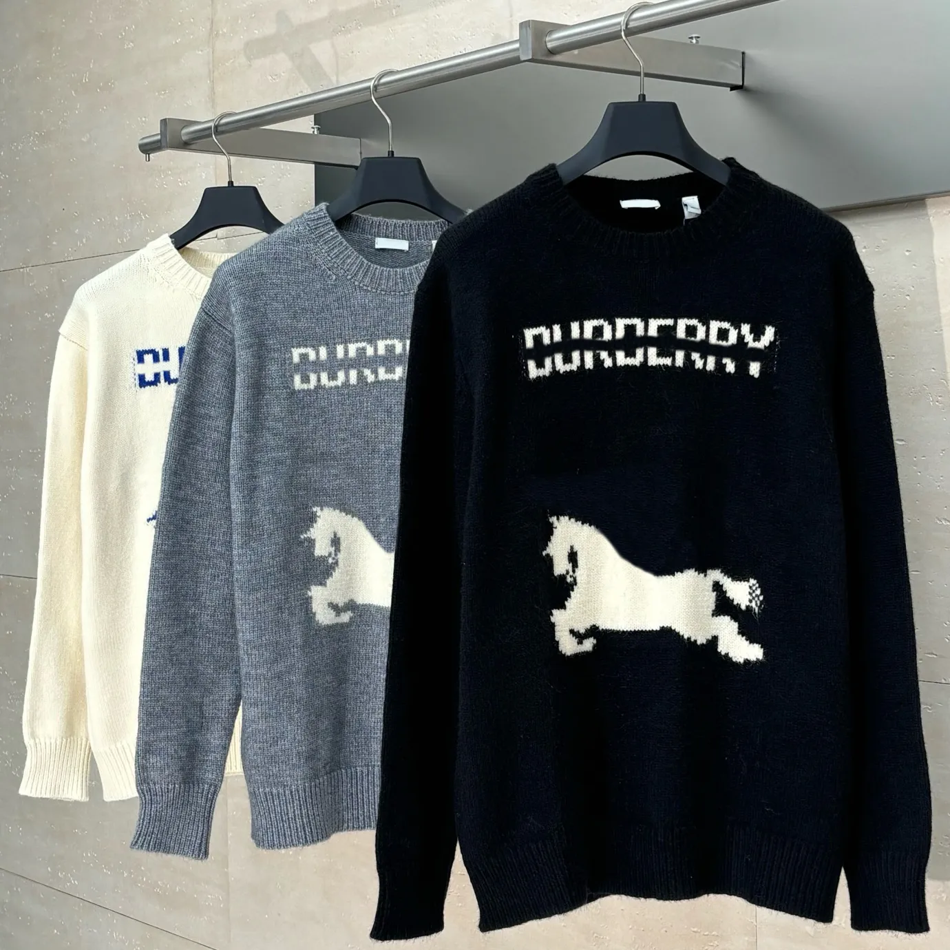 Pullands de créateurs de chandails pour hommes Broiders Long Pulls Pullaires de chandail Classic Casual Street Pulls Automne et hiver à manches l