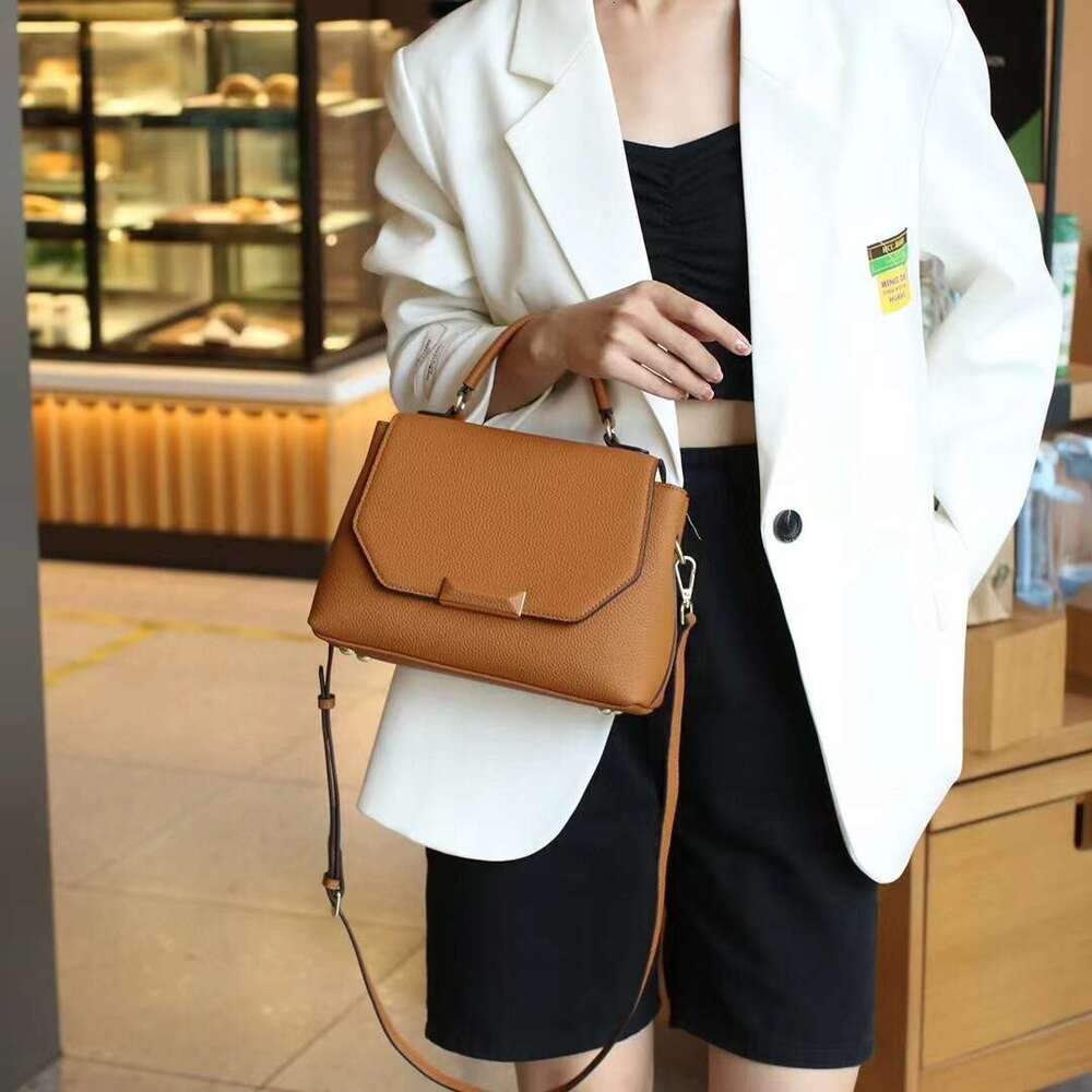 Designer Bag Tote Shoulder Bag New Boston Women S Large Capacity Genuine Leather Handbag Fashion Versatile Crossbody Pillow For