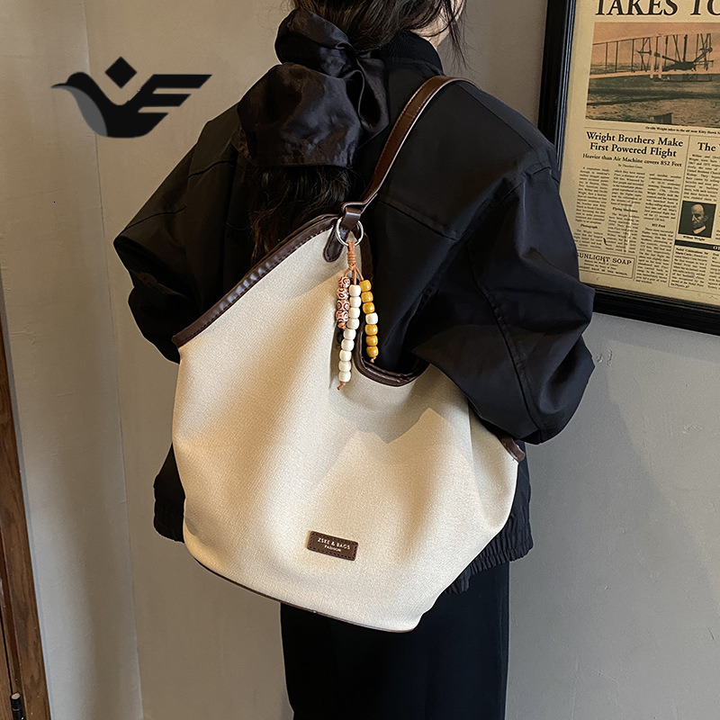Feiyan Free Shipping New Designer Bag Casual Style Large Capacity Underarm Bag For Women 2025 Autumn Winter Niche Design Relaxed Feel Shoulder Bag T