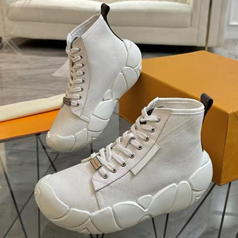 Womens Bubble Sneaker Boot Luxury Designer Women High Top Shoes White Canvas Upper Rubber Outsole 2025 Autumn Winter Fashion Show New Casual Sneaker