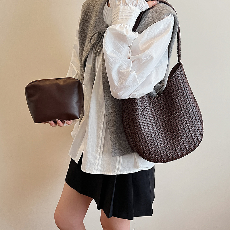 2025 Nouveau sac d'épaule pour femmes sac de luxe grande capacité sac simple sac multifonctionnel Sac de concepteur de sacs à bandoulière sac à m