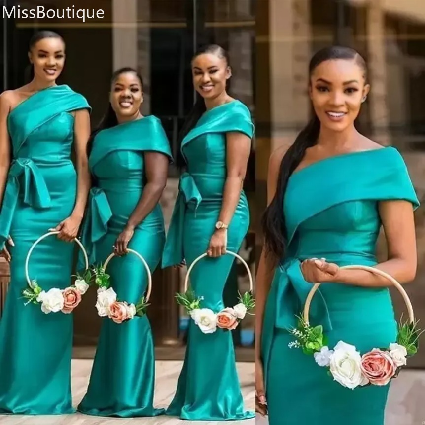 Robes de demoiselle d'honneur vert émeraude 2025 avec des volants sirène One épaule Robe Gust Robe junior Honor 0919