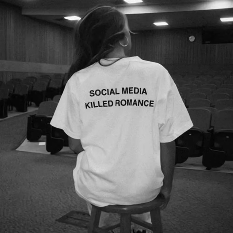 2025 Médias sociaux tués Romance T-shirt Men Femmes Femmes Aesthetic Valentines Print Tshirt Couple de coton Tops Tops Vêtements Y250918