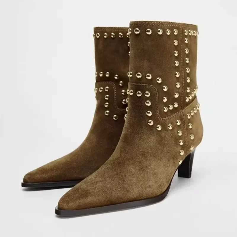 Nouvelle tendance 2025 Automne et rivet hiver