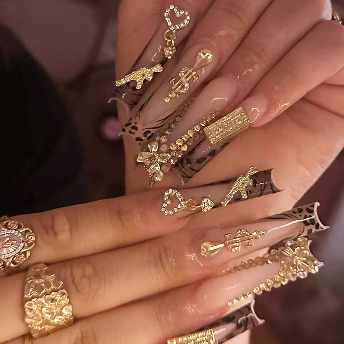 24Pcs Long Square Head French Fake Nail Tips 3D Love Heart Design Press on Nails with Rhinestone Pattern Wearable False Nail Art W250919
