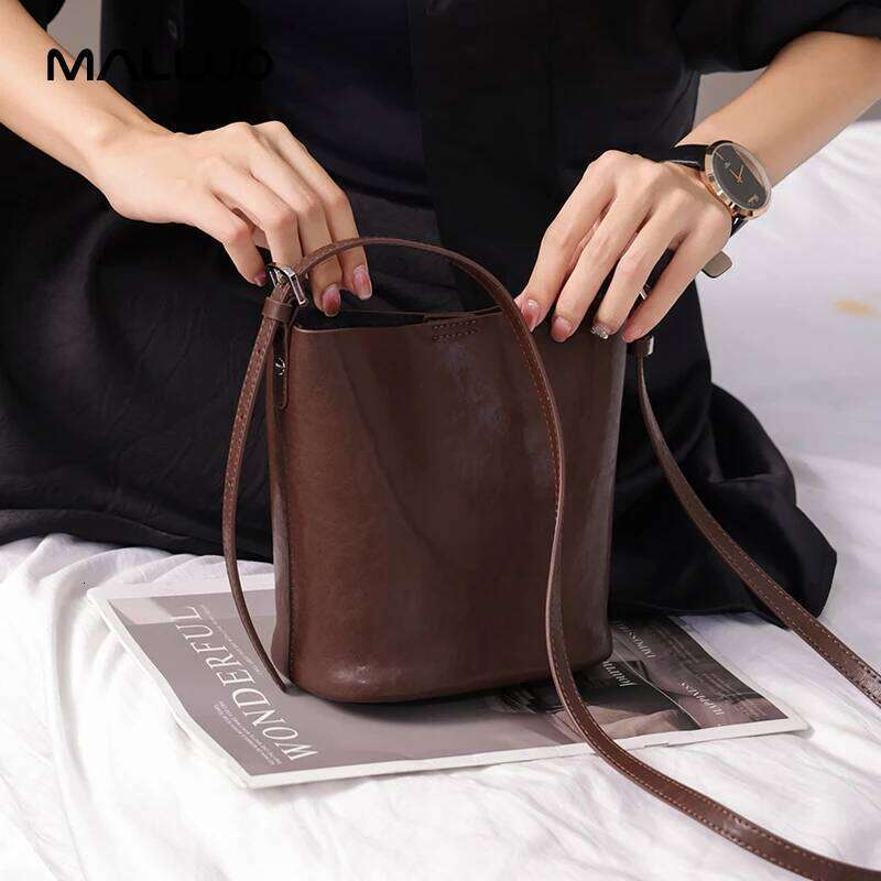 Retro Genuine Cowhide New Leather Shoulder Tote For Women Fashion Bucket Capacity Crossbody Summer Bag Suotong0917