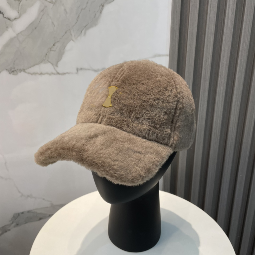 Designer base cap neutral casual solid color cap outdoor autumn and winter classic casual trend fashionable plush baseball cap