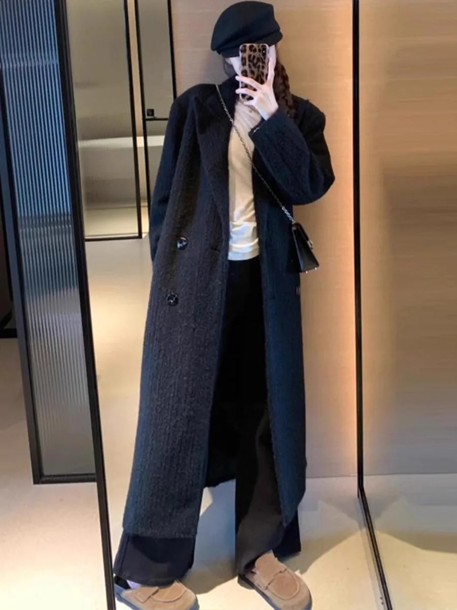 Mauroicardi Winter Long Black Thickened Warm Soft Fluffy Wool Blends Coat for Women Double Breasted Chic Woolen Overcoat 250919