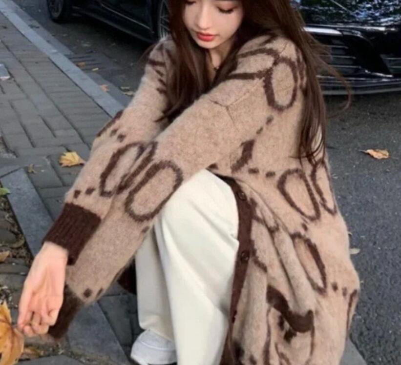 Femmes Pull Soft Cardigans Couches d'automne pour femmes d'hiver Luxury Long Manche en V V. Vestes en tricot en vas