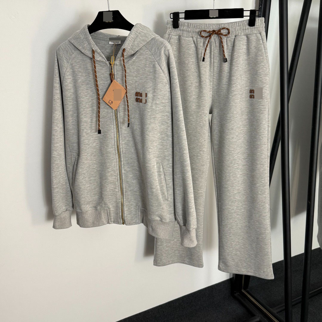 Designer Tracksuits Womens Tracksuits 1:1 Pure Cotton Luxury 25 New Sport Set Leather Label Logo Embroidered Patchwork Side Exercise running jogger