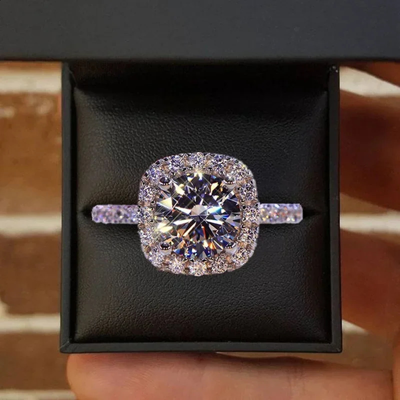 Anneaux de mariage de fiançailles en couleur argentée classiques pour les femmes mode métal incruste blanc zircon pierres de mariée bijoux 250919