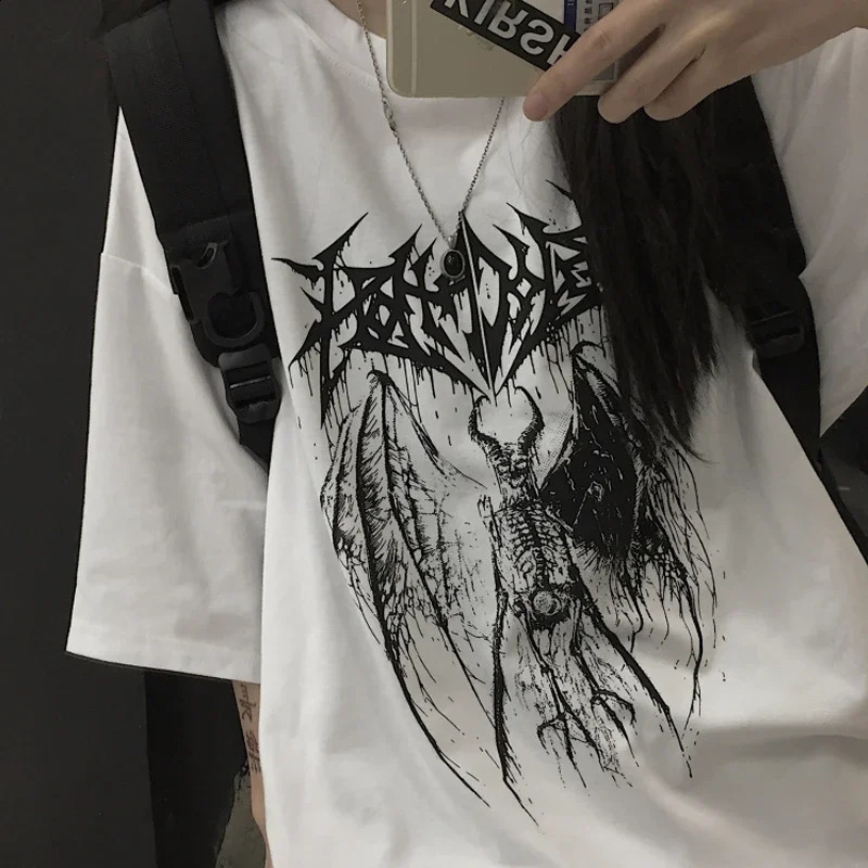 Tshirt féminin harajuku y2k top t-shirt surdimensionné rétro coréen démon noir punk gothique gothique imprimer vêtements streetwear tops 250918