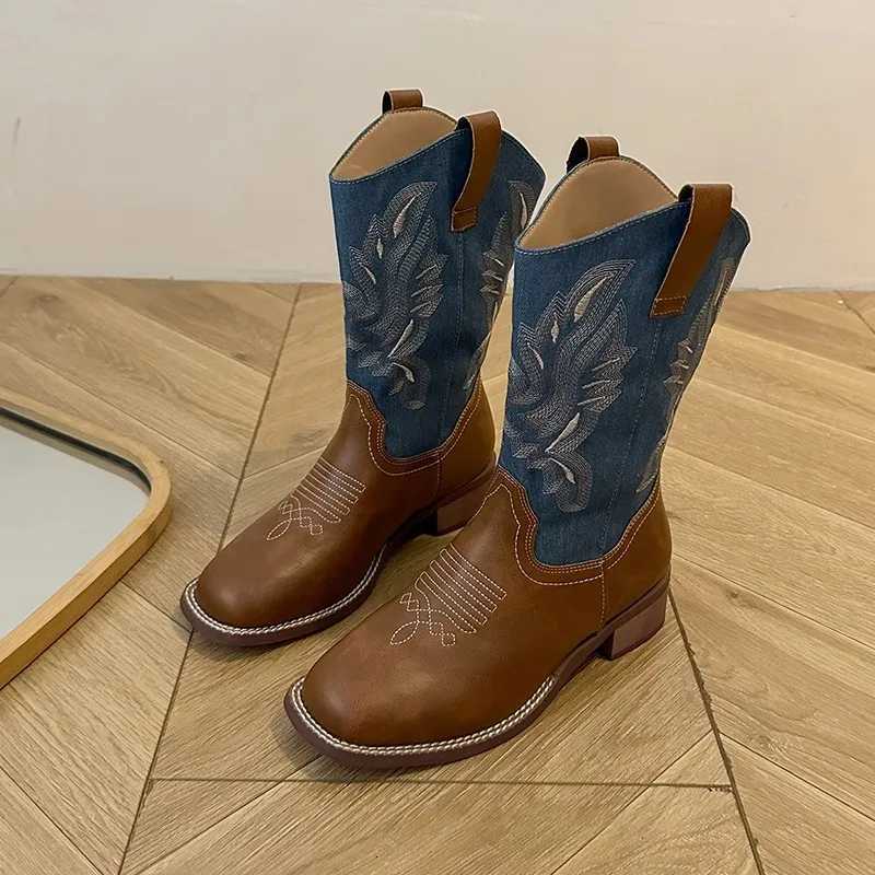 Ladies Punk Style Retro Embroidered Womens Boots High Street Ladies Thicksoled Midbarrel Western Cowboy Boots Jockey Boots W250919