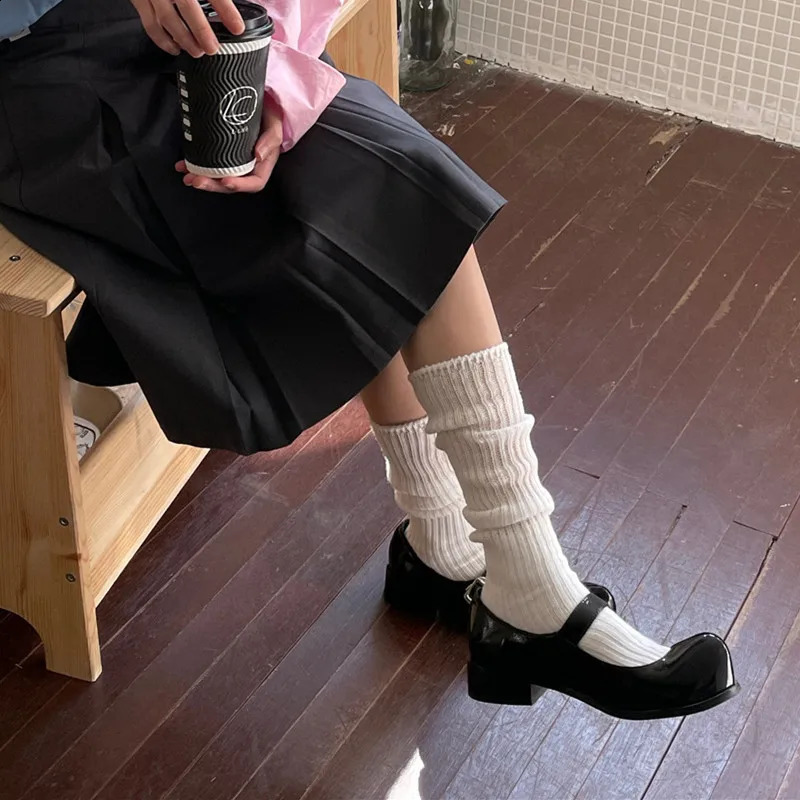 Coton Tricoting Long Toches basses Automne chaussettes chaudes d'hiver Couleur de mode Japonais Couleur massive Écolier Équipage Chaussettes bas