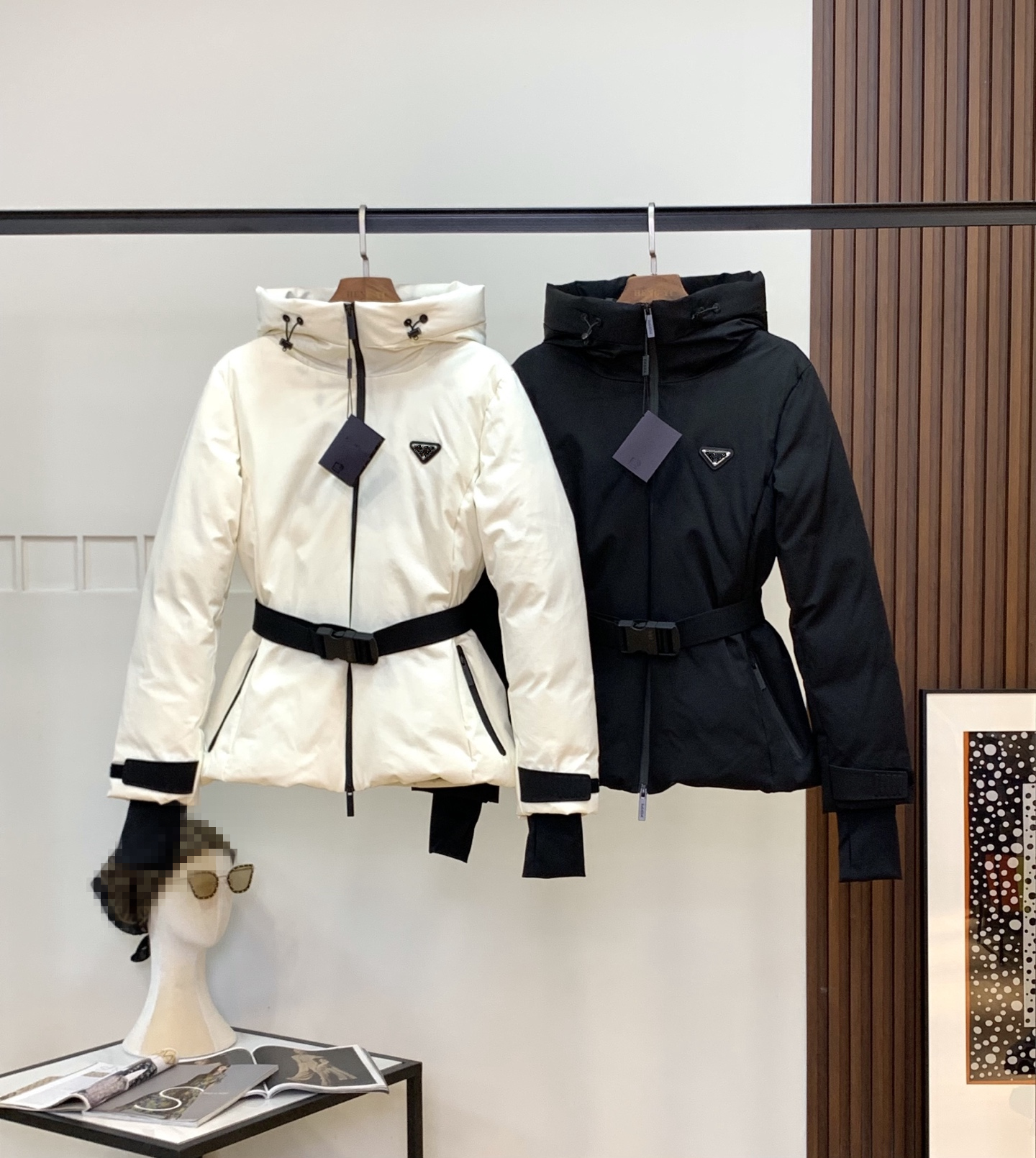 Ski Suit Women Designer Down Jacket Womens Fur Coat Retro Warm Jackets Thickened Classic Short Style Outfit Windbreaker Pocket Outsize CoatL2
