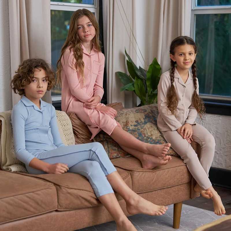 Comme 2025 Nouvelle fille boy set kids vêtements de mode bébé extensible avec un collier mignon x250920