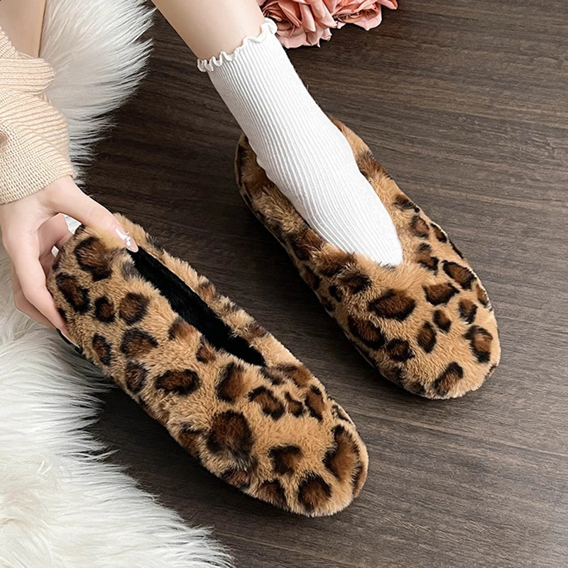 Léopard Mink Fur Farts Femmes peu profondes Vopen Flats dames chaussures à fourrure hiver