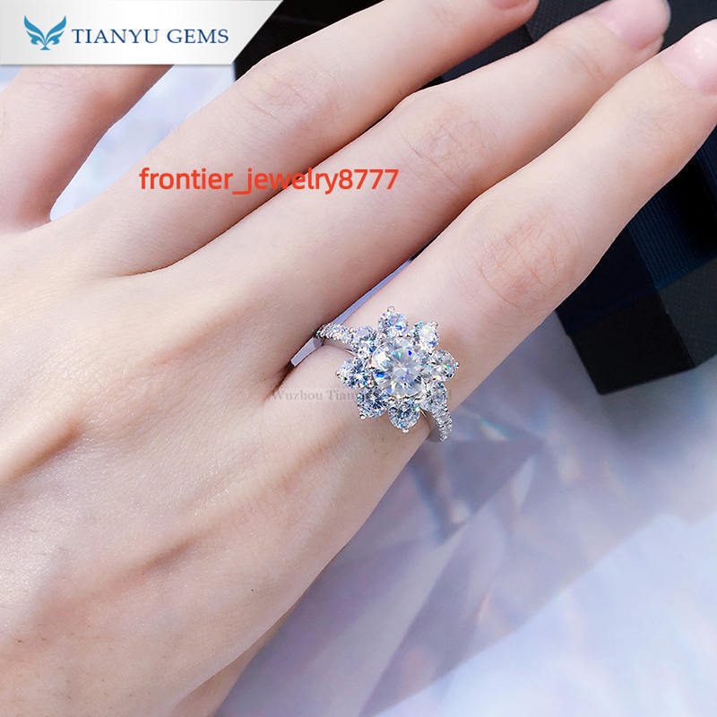 Tianyu Half Eternity Sunflower Jewelry 925 STERLING Silver 18K Gold plaqué 1ct Moisanite Women Halo Engagement Bagues