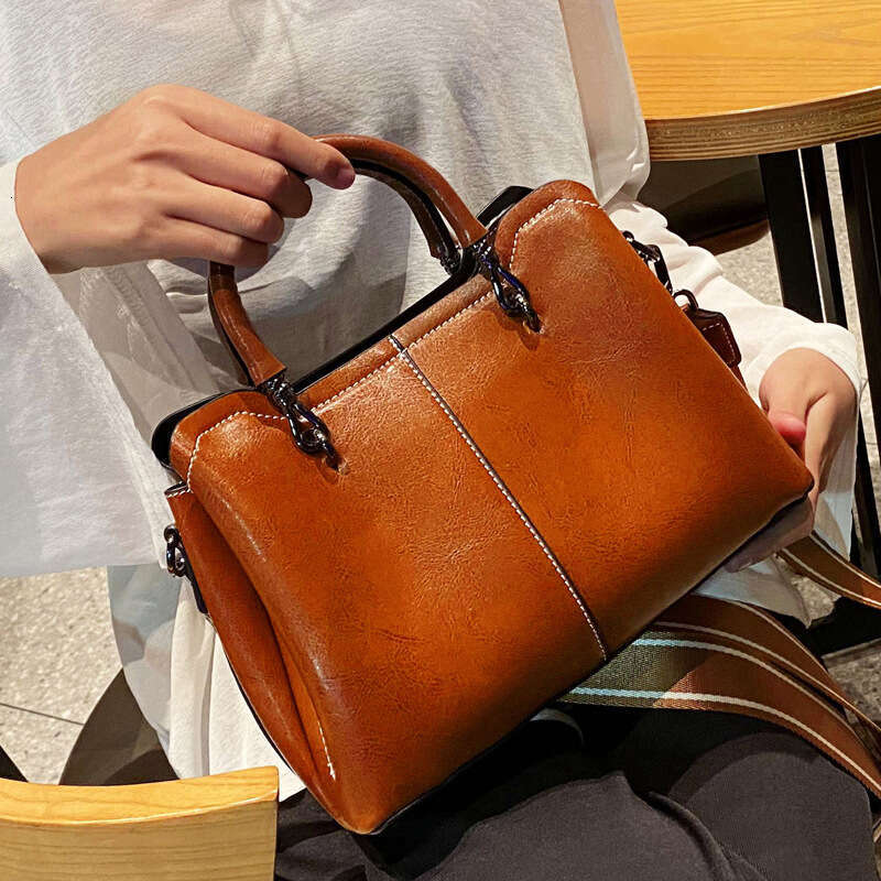 Splicing For Women 2023 New Genuine Leather Women's Single Shoulder Bag Fashionable Cowhide Handbag Guangzhou Trendy