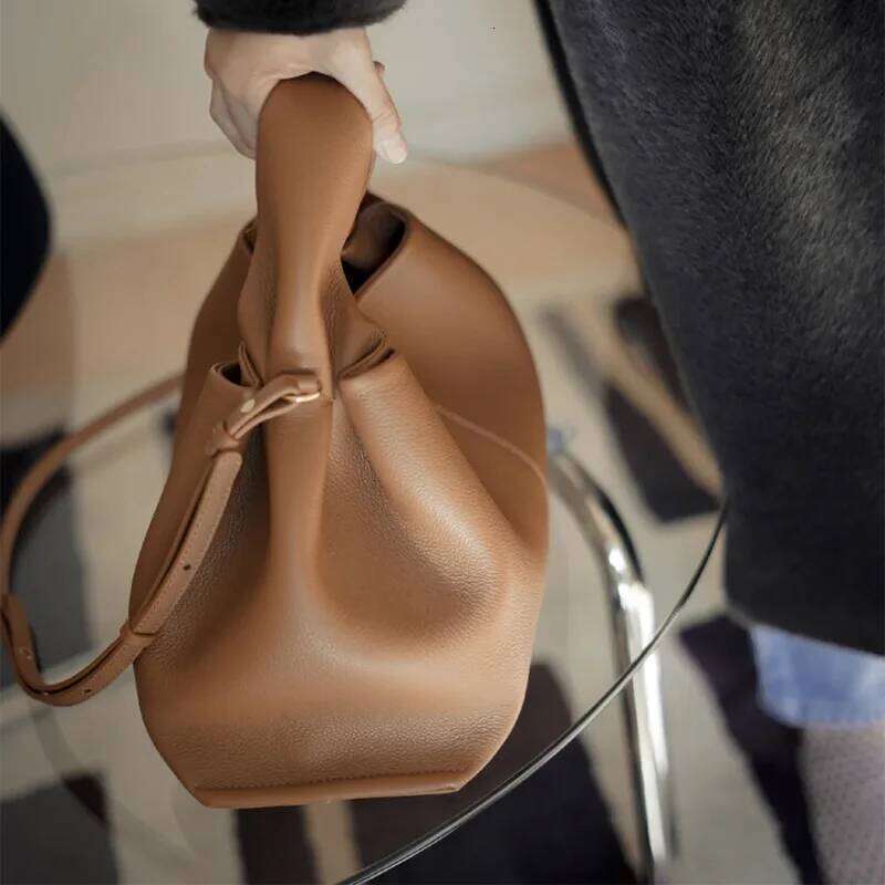 Large Capacity Women's Simple Solid Color European And American Shoulder Bag Soft Leather Handbag