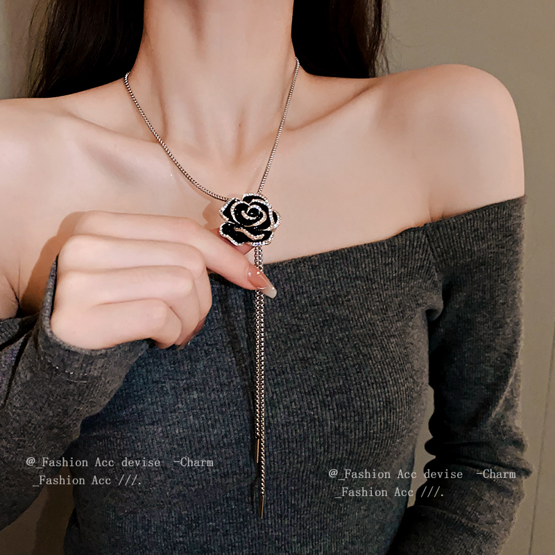 Classic Style Camellia Necklace Long Sweater Chain Female 2025 New Arrival Rhinestone Exquisite Elegant Black Decorative Accessories