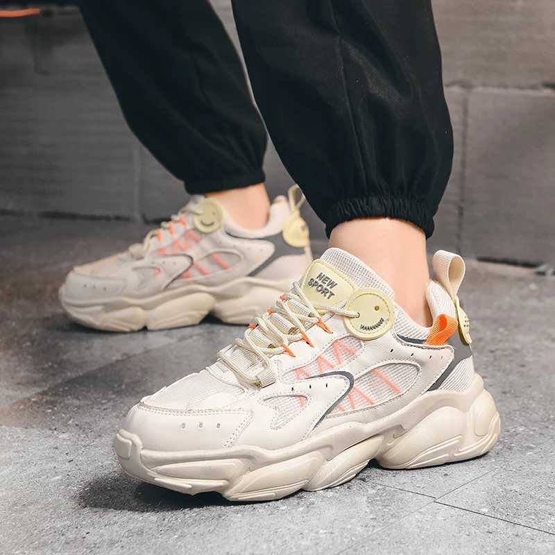 Les chaussures sur les nouvelles chaussures décontractées pour hommes sont surdimensionnées sont résistantes au glissement polyvalent légères et