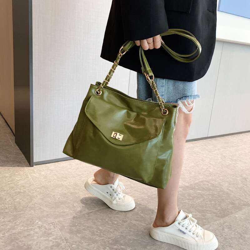 Sac polyvalent à grande capacité pour les femmes été 2023 Nouveau sac de banlieue de la chaîne de niche de niche