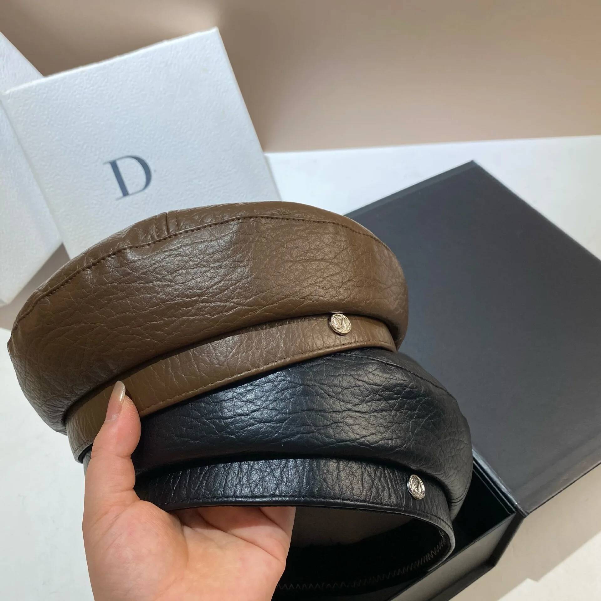 PU Leather Beret Women Fashion Artist Painter Hat Letter M Female Berets Flat Top Octagonal Cap Ladies All-Match Caps ddmythur
