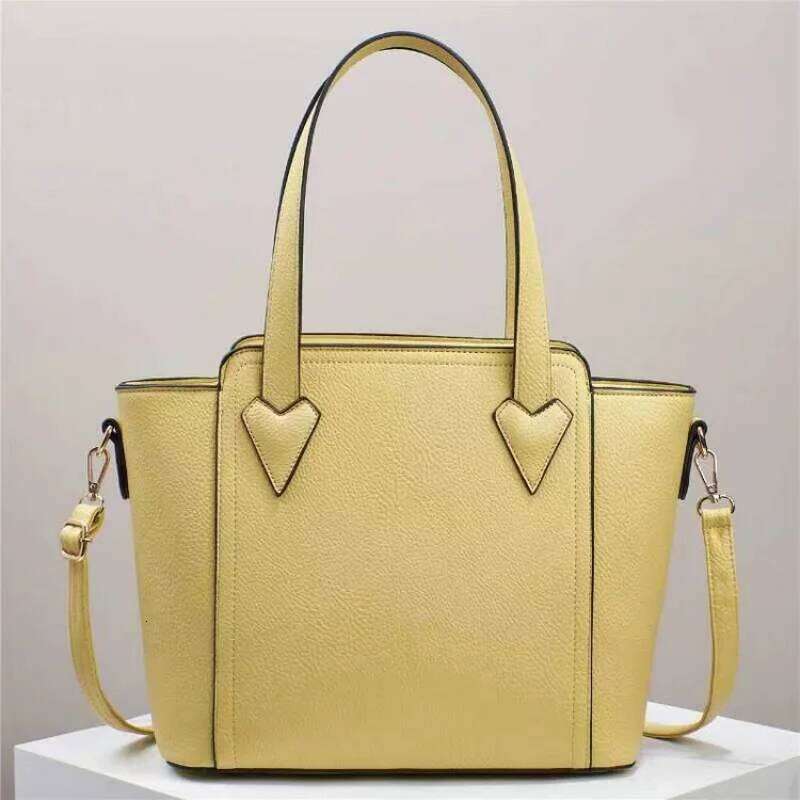 Hot Selling Popular Classic Leather Women's Messenger Bag High-End Brand Trendy Elegant Classy Finish Commuter Vintage Bag Designer Bags