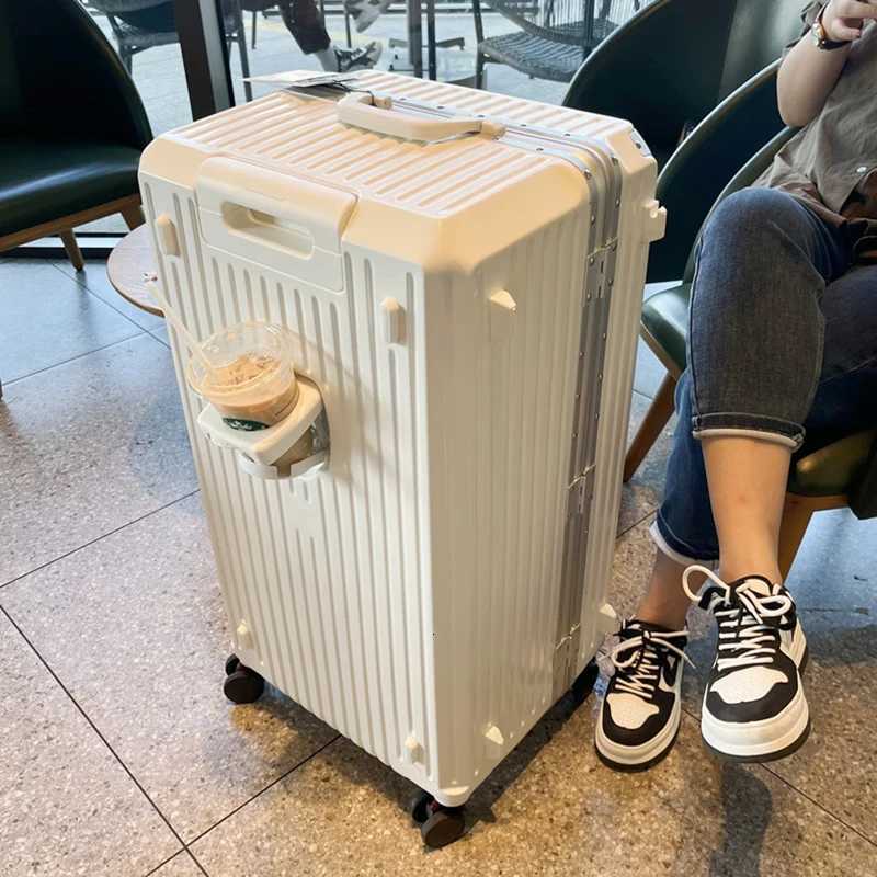 Large Capacity Travel Luggage Aluminum frame Suitcase pull rod Case 242832 with Cup Holder Travel Case Combination box W250920-image-1076021813